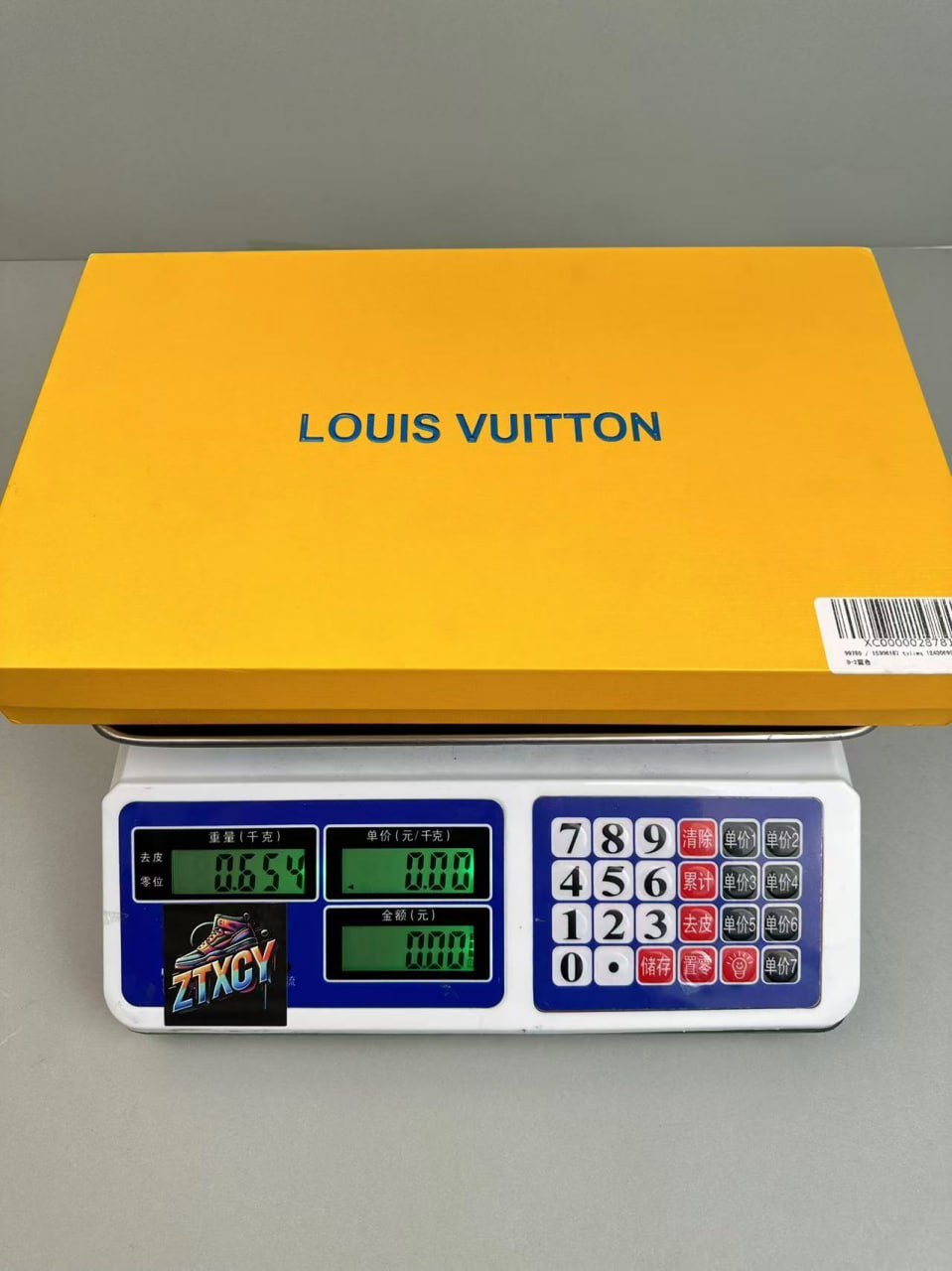 LV scarf