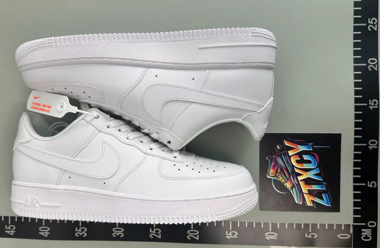 NIKE Air Force 1