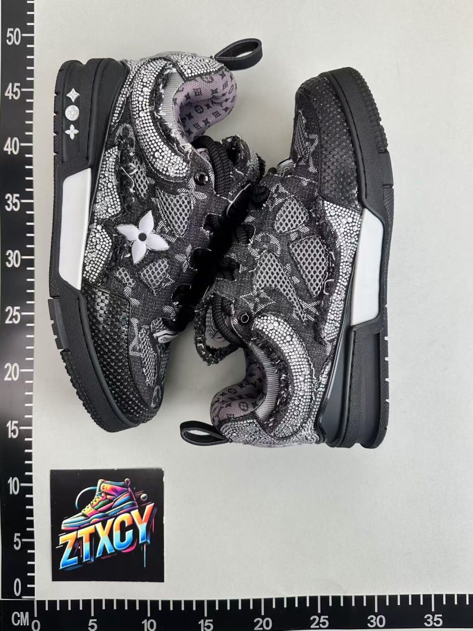 Louis Vuitton flat shoes