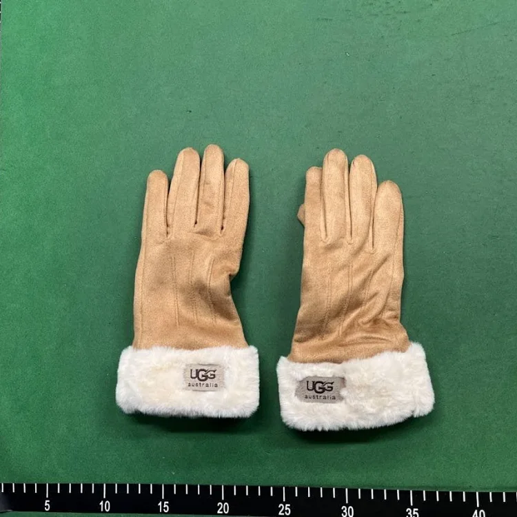 UGG gloves