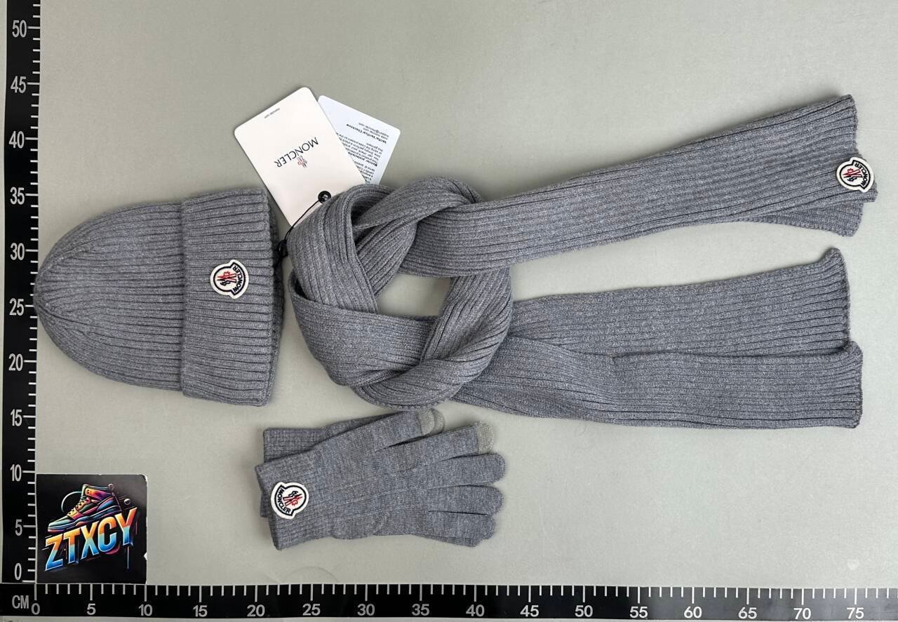 moncler hat