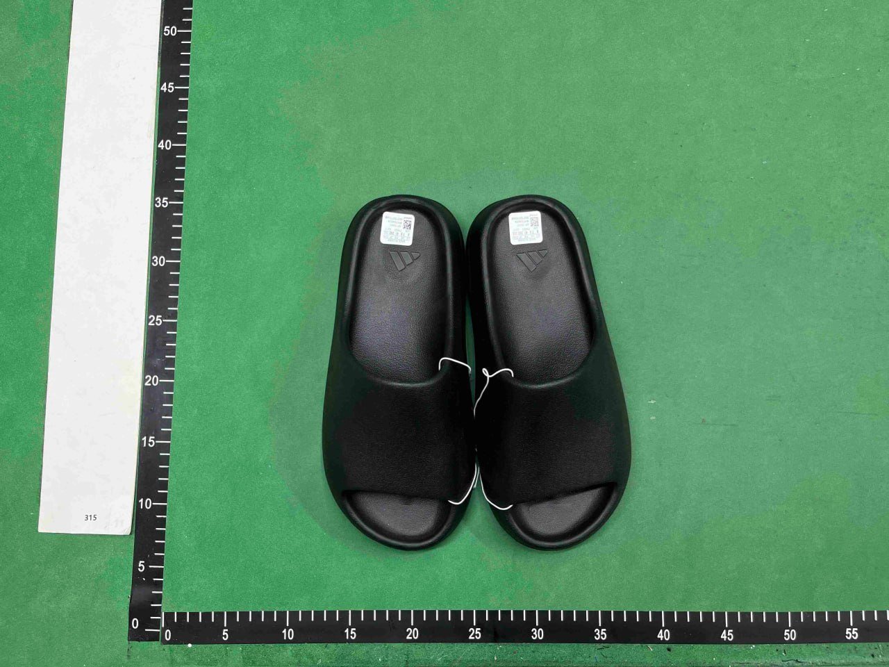 YEEZY Slippers