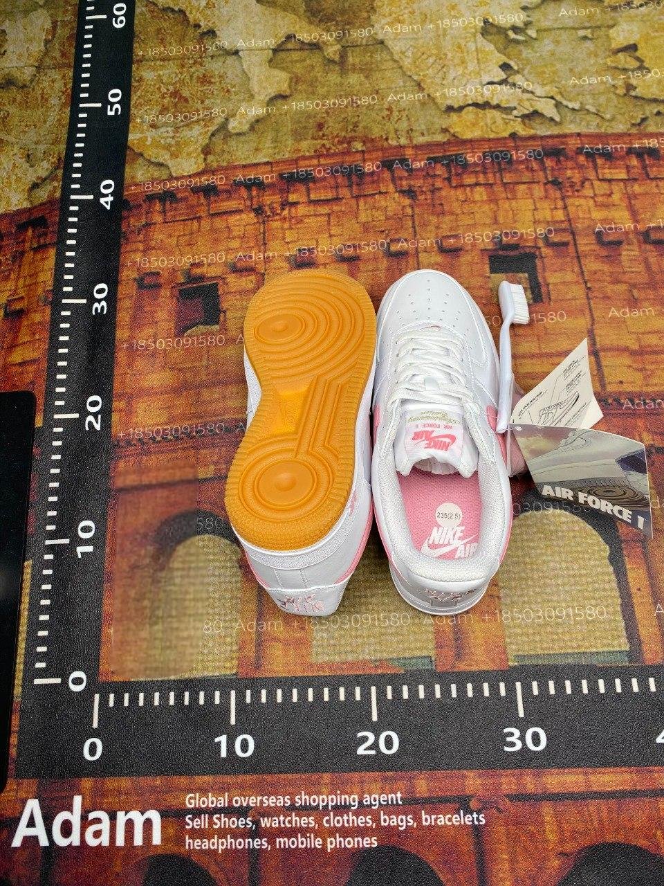 NIKE AIR FORCE 1