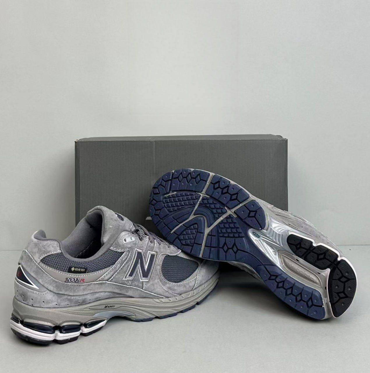 New  Balance  2002R