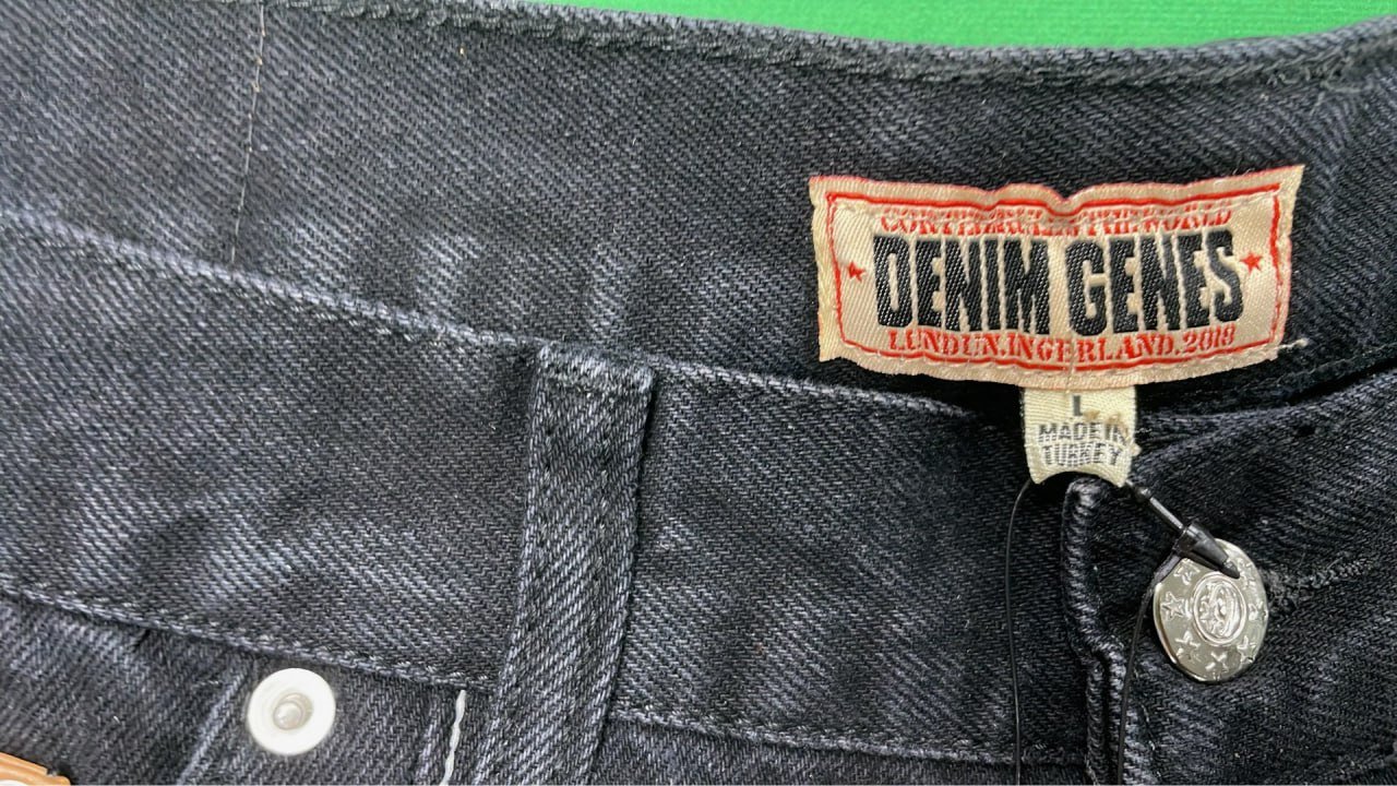  Black Star Embroidered Denim Shorts - UrbanStyle
