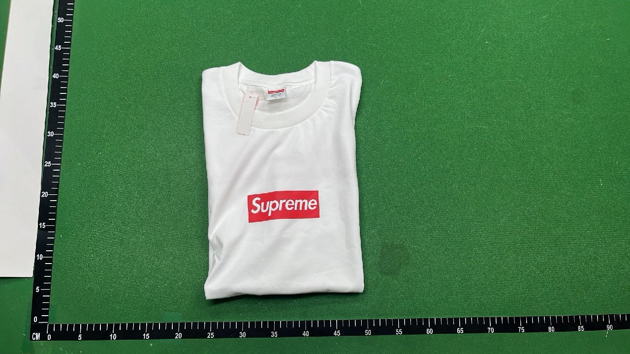 White Supreme T-Shirt with Red Box Logo - Classic Streetwear Style