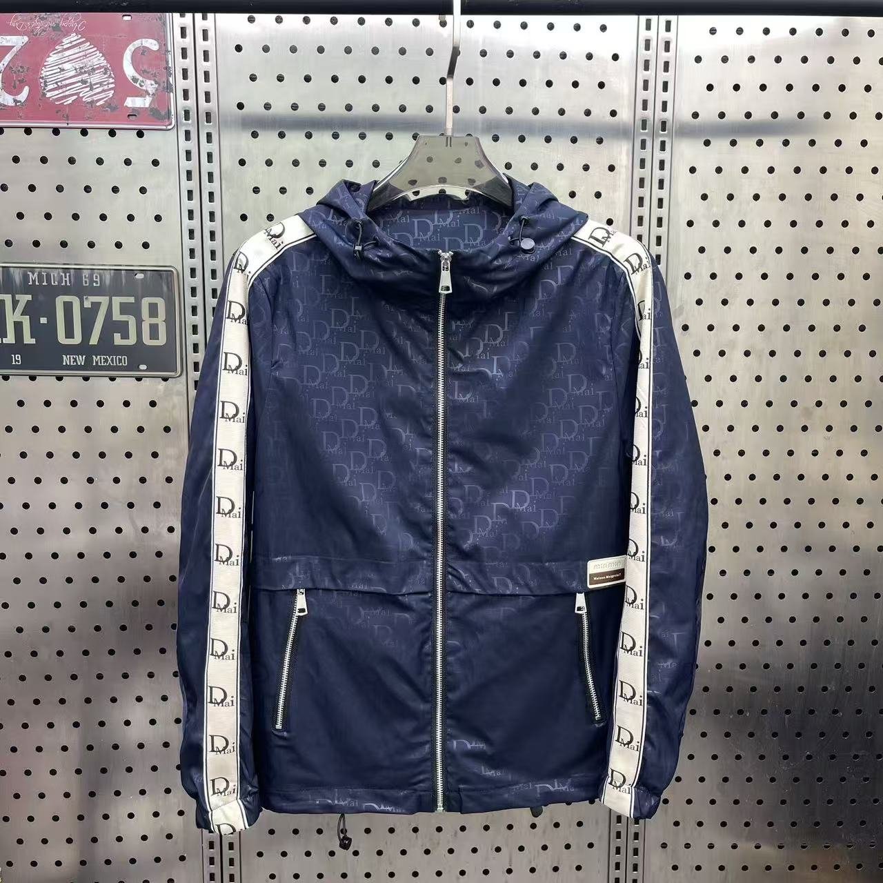 Men's Hooded Down Jacket - Premium Winter Outerwear